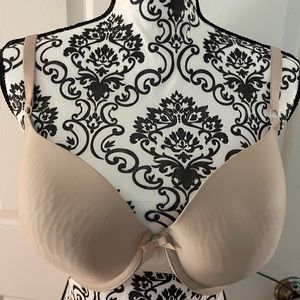 Victoria’s Secret beige bra, 36DD